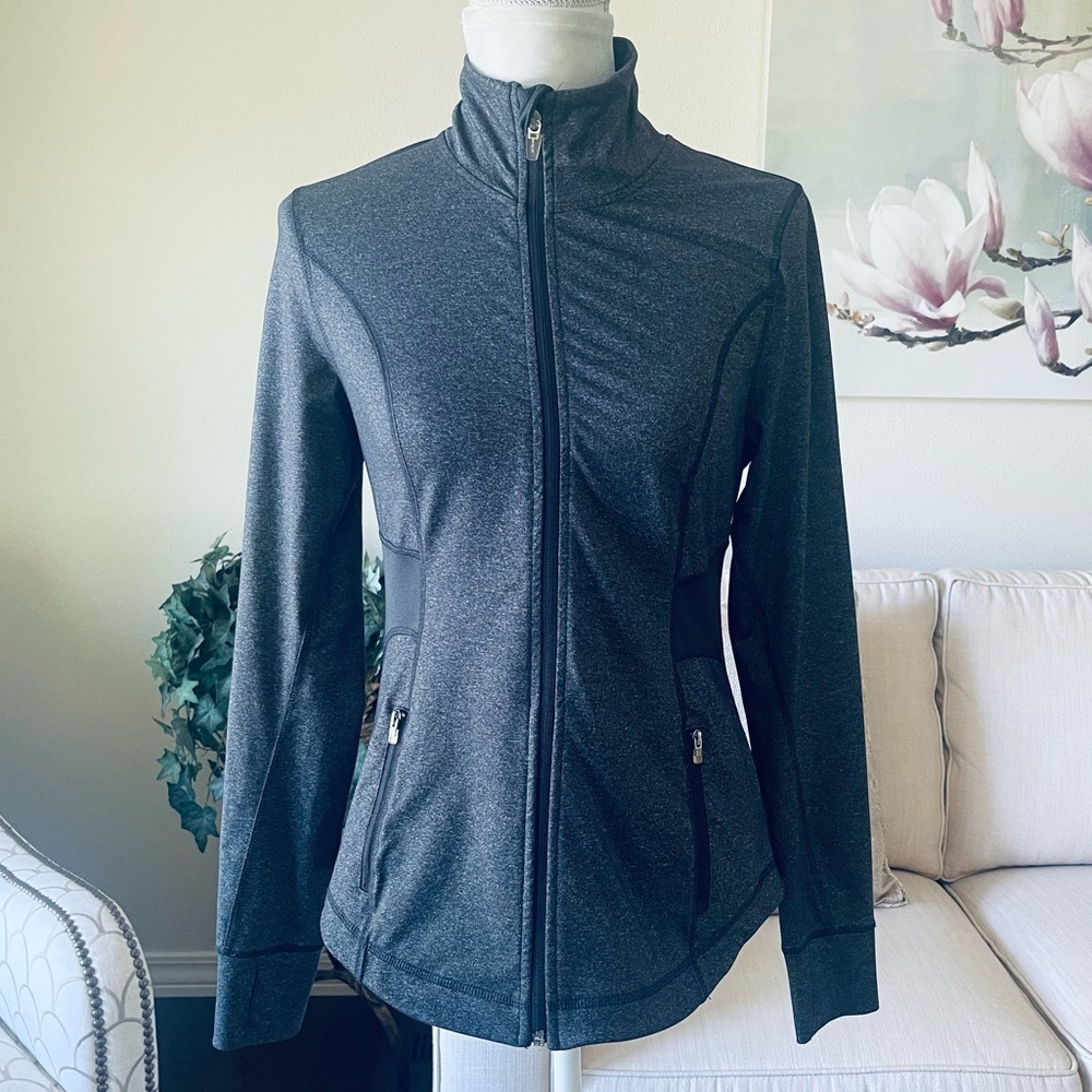Old Navy Active Fitted Zip Up Jacket - Picture 2 of 16